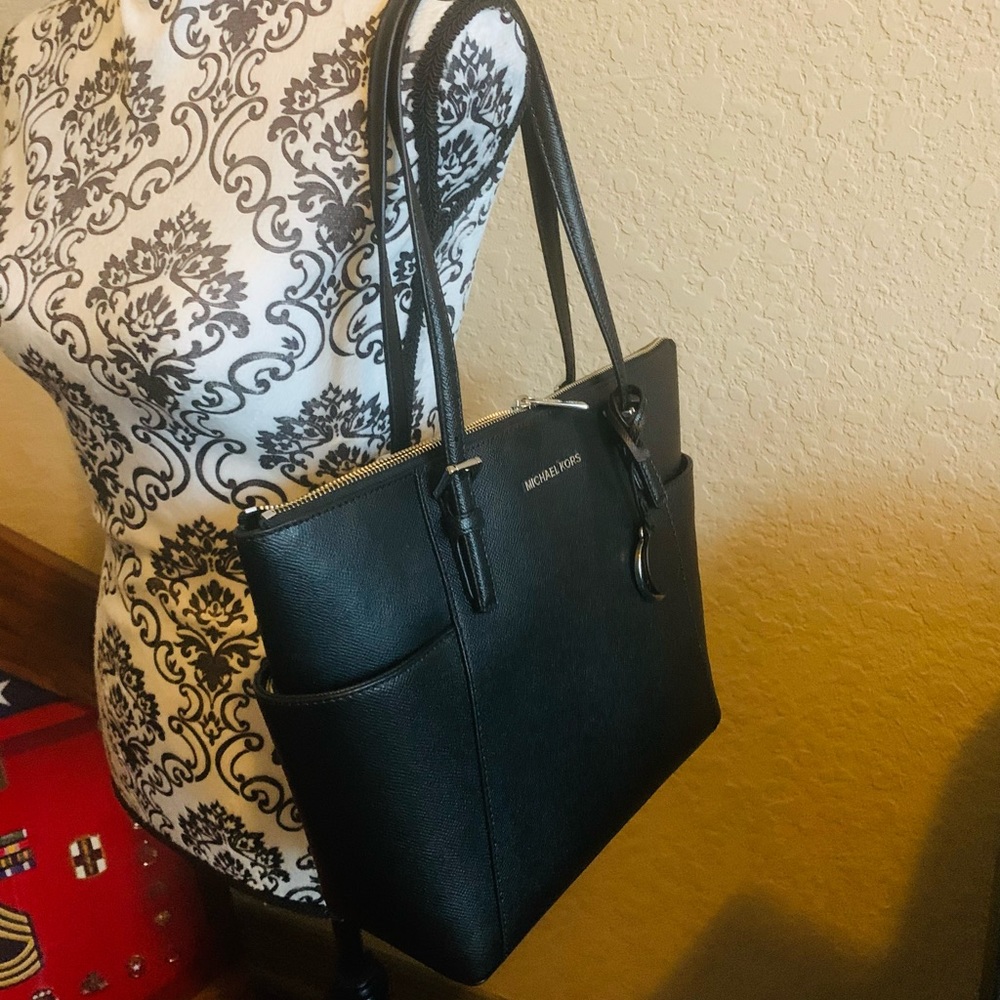 Micheal Kors purse
